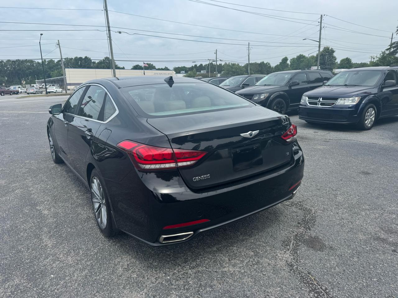 Hyundai Genesis 4dr Sdn V6 3.8L RWD 2016