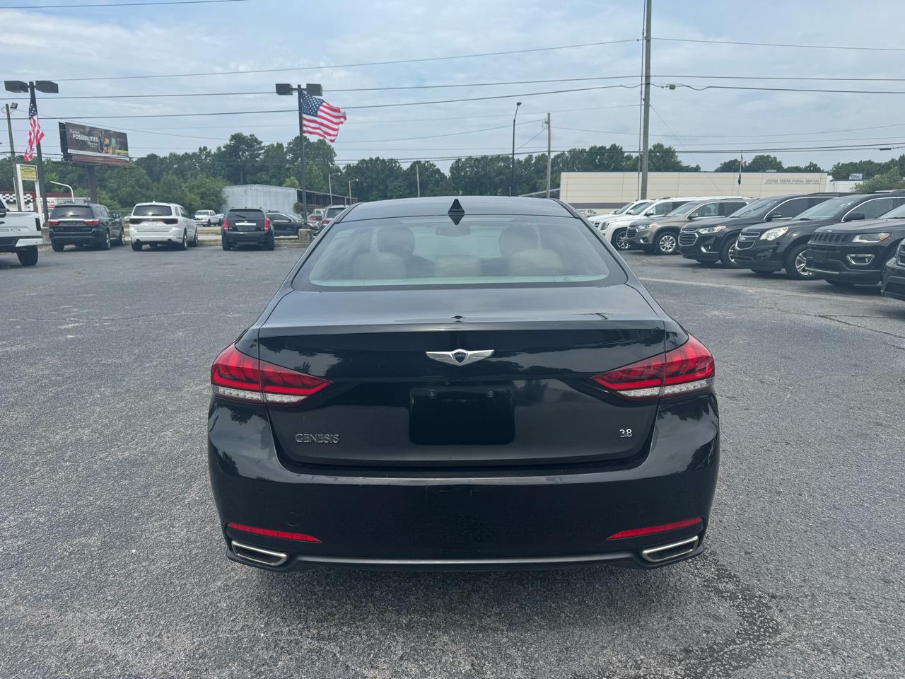 Hyundai Genesis 4dr Sdn V6 3.8L RWD 2016