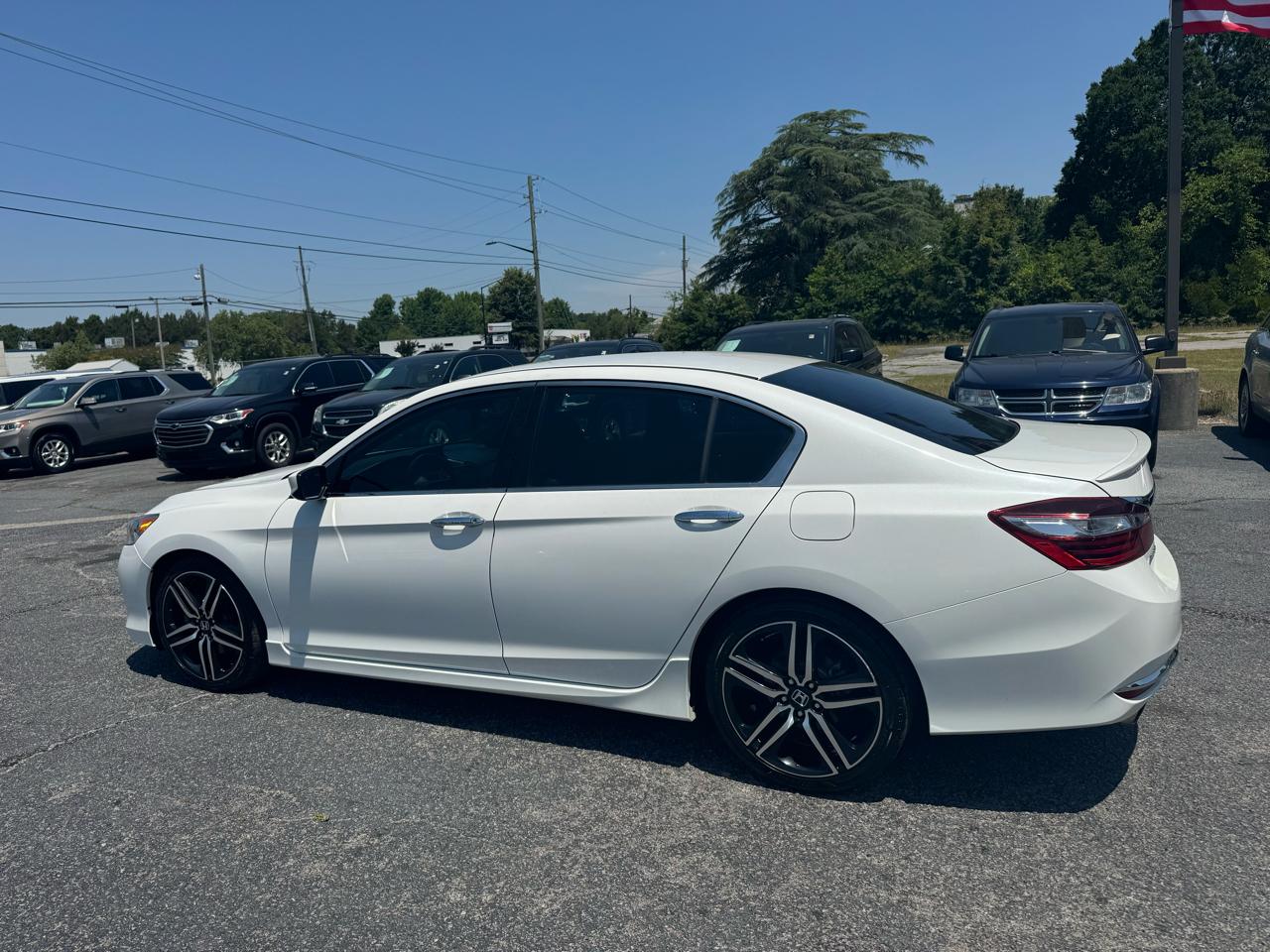 Honda Accord Sedan Sport CVT w/Honda Sensing 2017