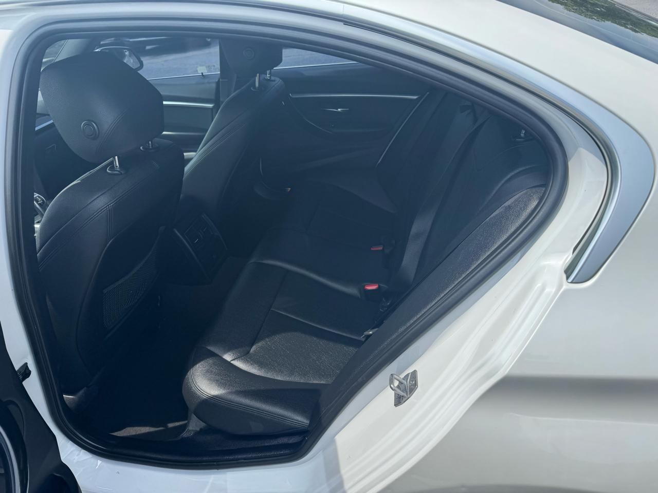 BMW 3 Series 330i Sedan 2018