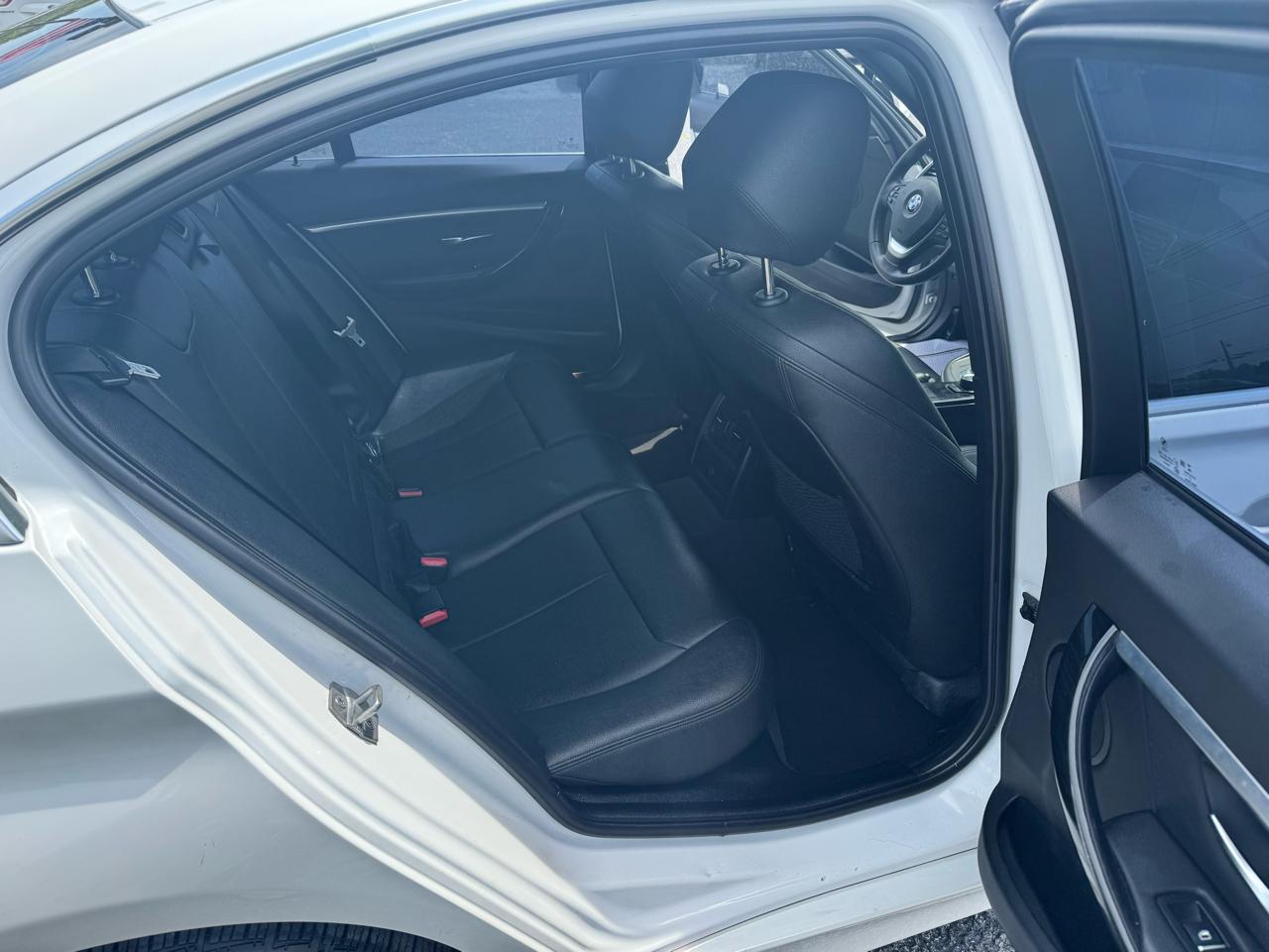 BMW 3 Series 330i Sedan 2018