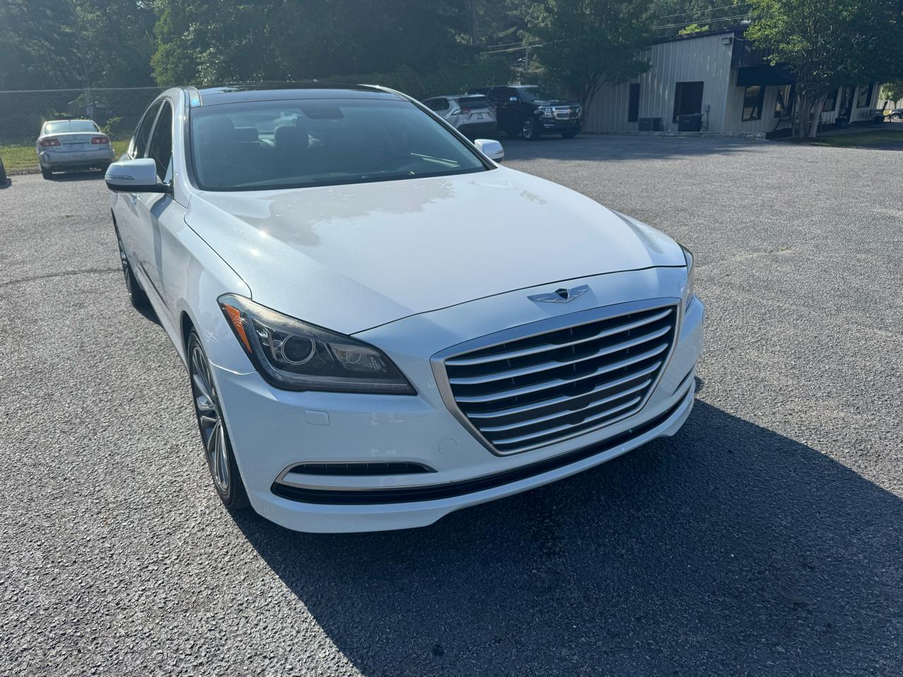 Hyundai Genesis 4dr Sdn V6 3.8L AWD 2015