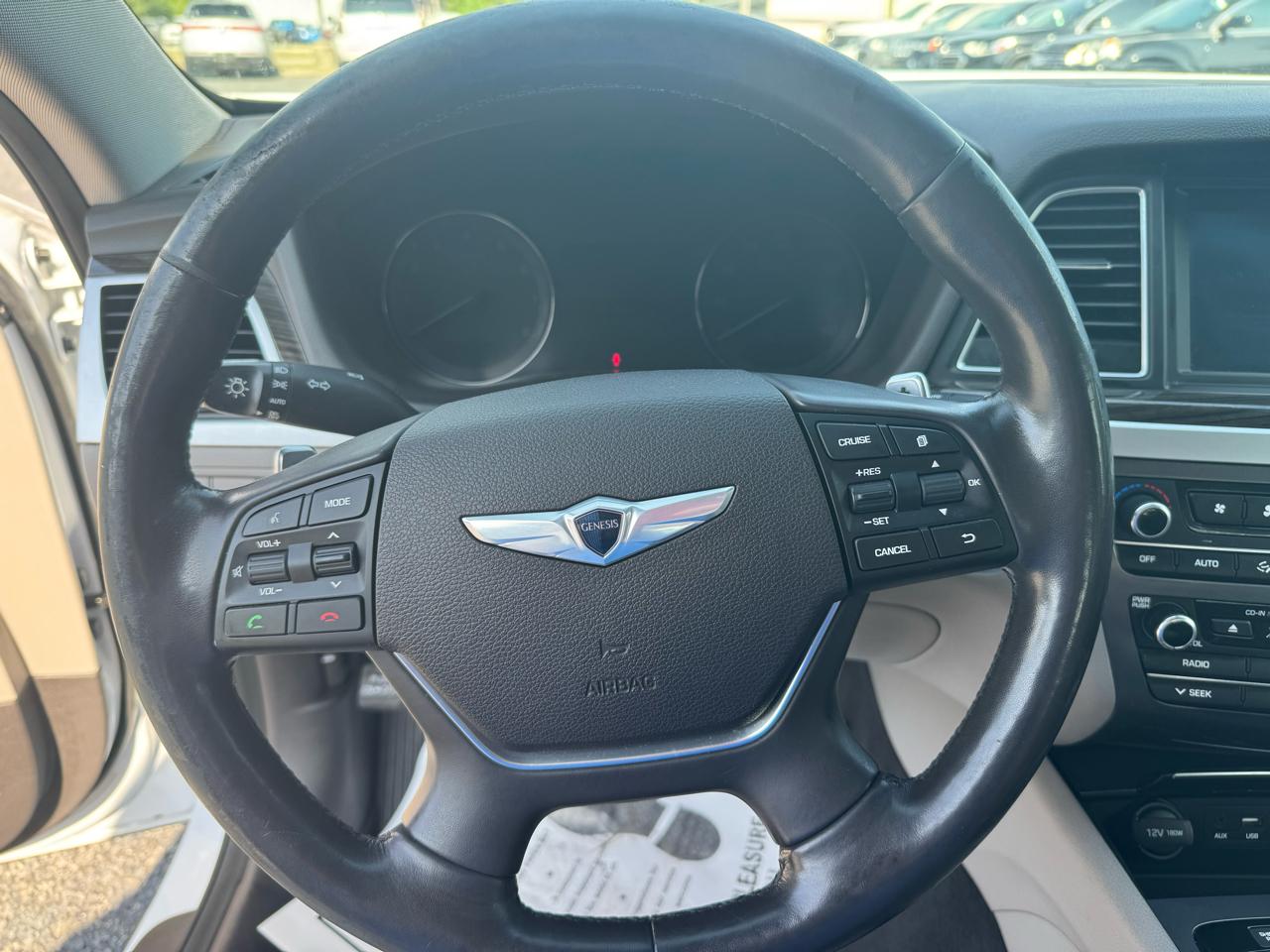 Hyundai Genesis 4dr Sdn V6 3.8L AWD 2015