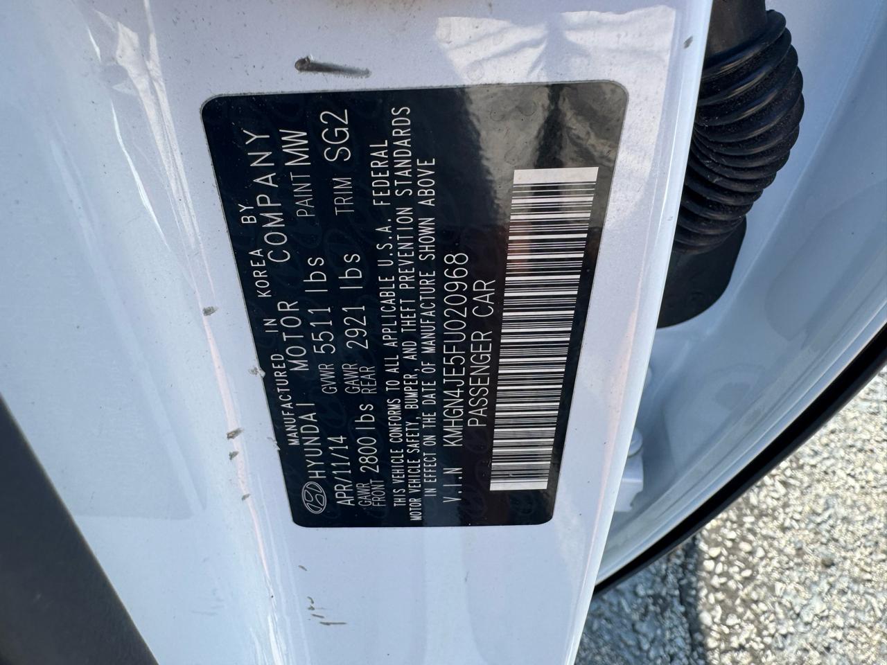 Hyundai Genesis 4dr Sdn V6 3.8L AWD 2015