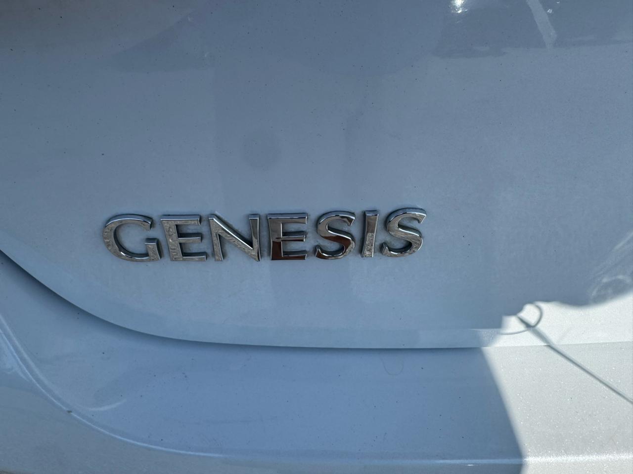 Hyundai Genesis 4dr Sdn V6 3.8L AWD 2015