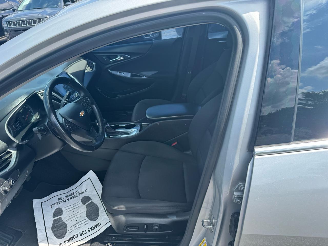 Chevrolet Malibu 4dr Sdn RS 2021