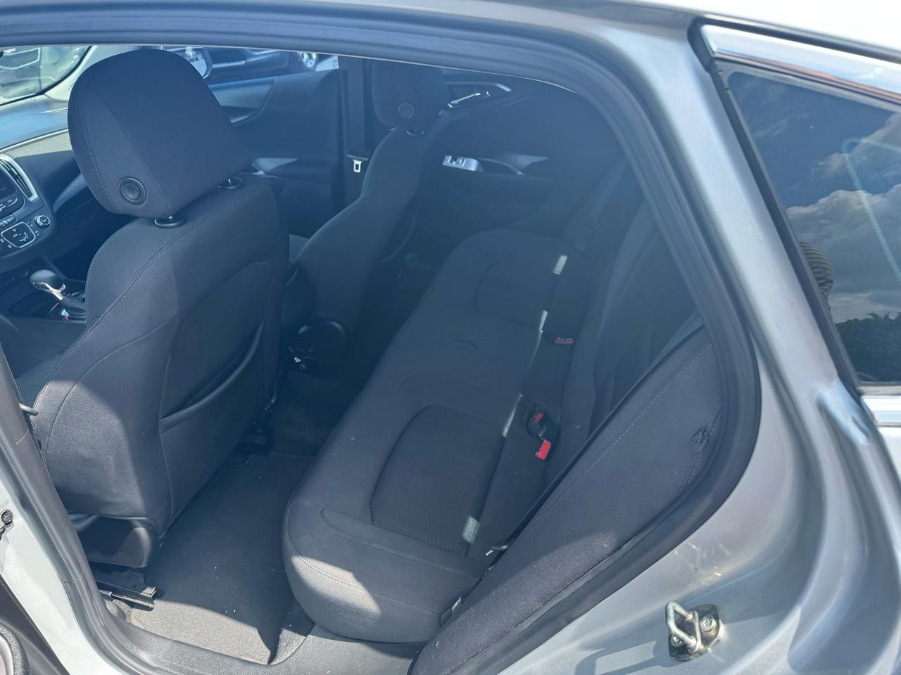 Chevrolet Malibu 4dr Sdn RS 2021