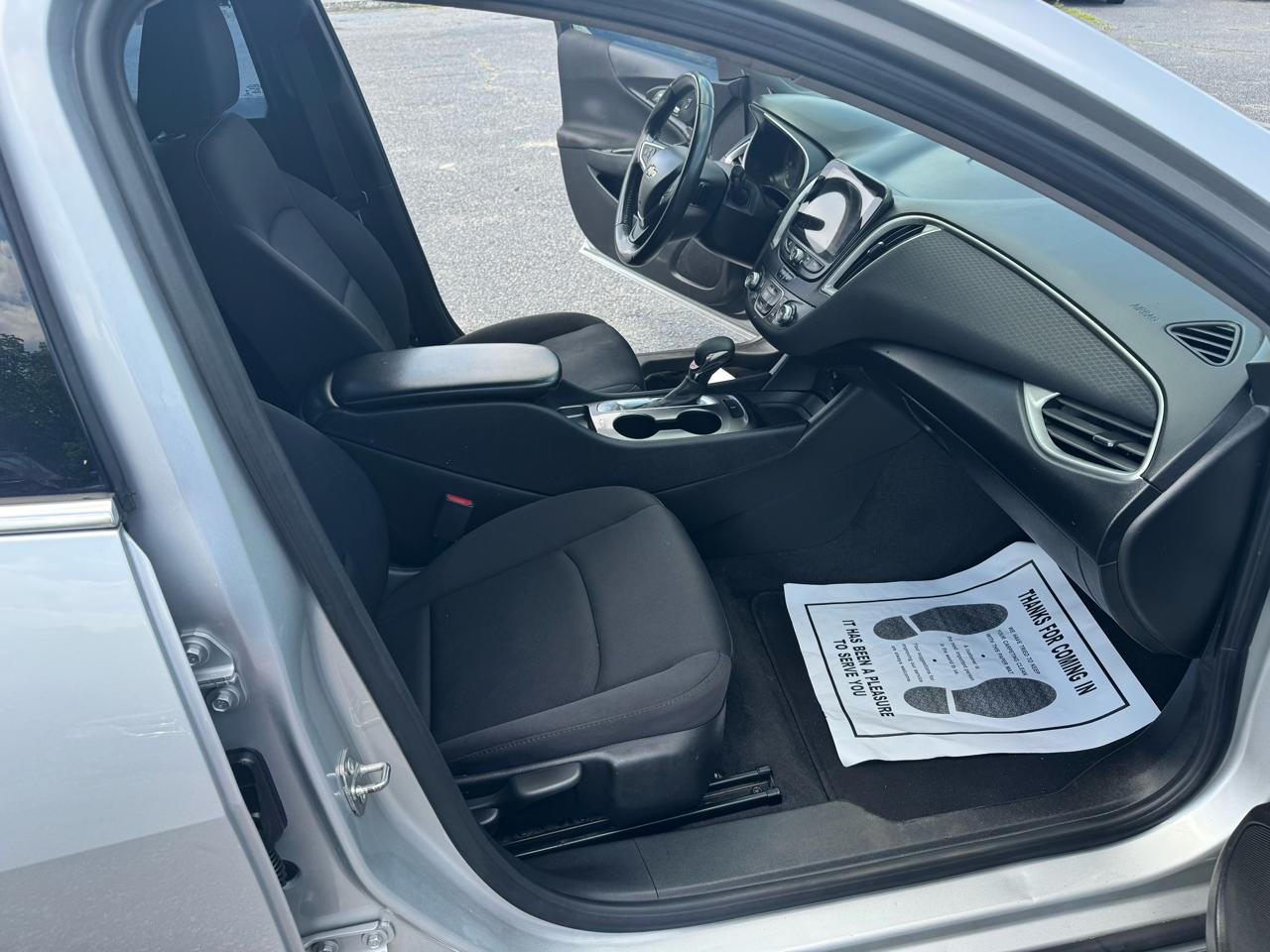Chevrolet Malibu 4dr Sdn RS 2021