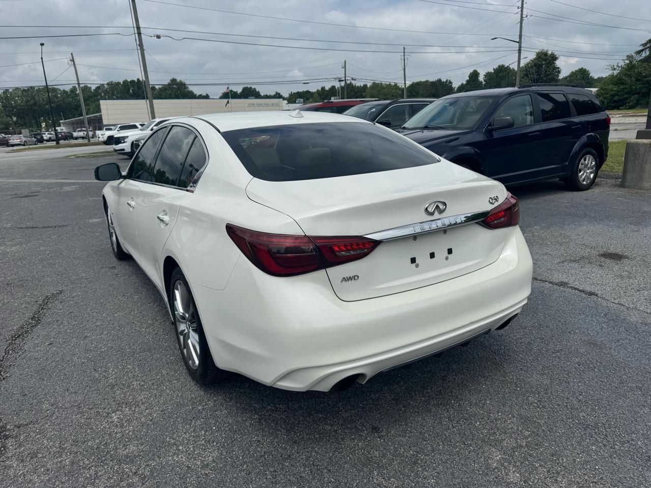Infiniti Q50 3.0t LUXE AWD 2018