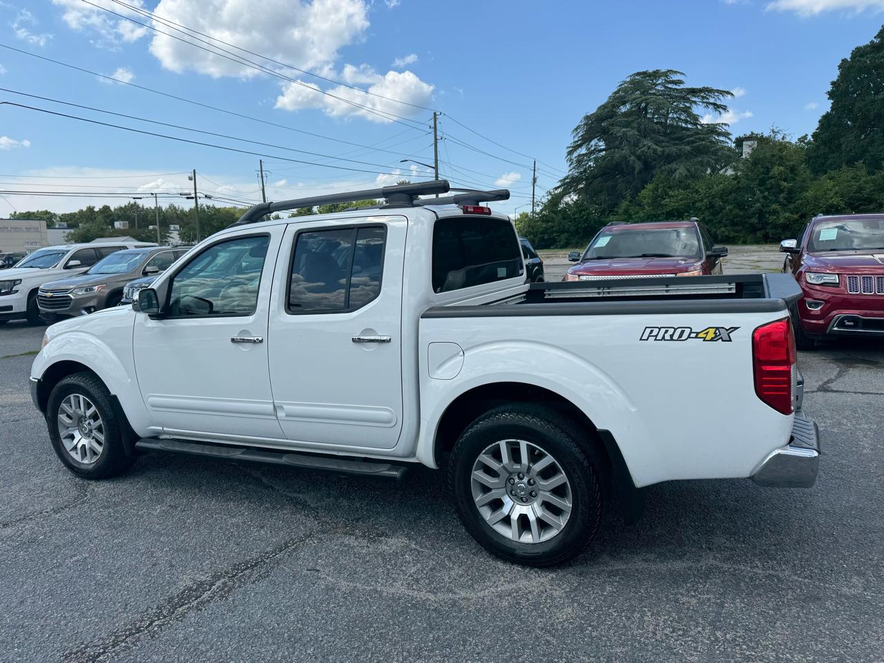 Nissan Frontier 4WD Crew Cab SWB Auto SL 2011