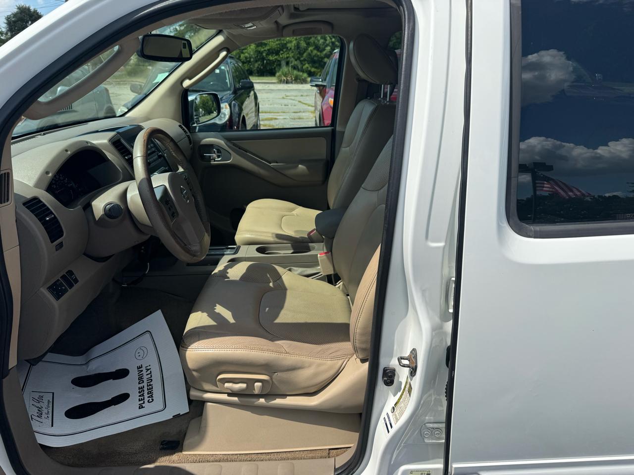 Nissan Frontier 4WD Crew Cab SWB Auto SL 2011