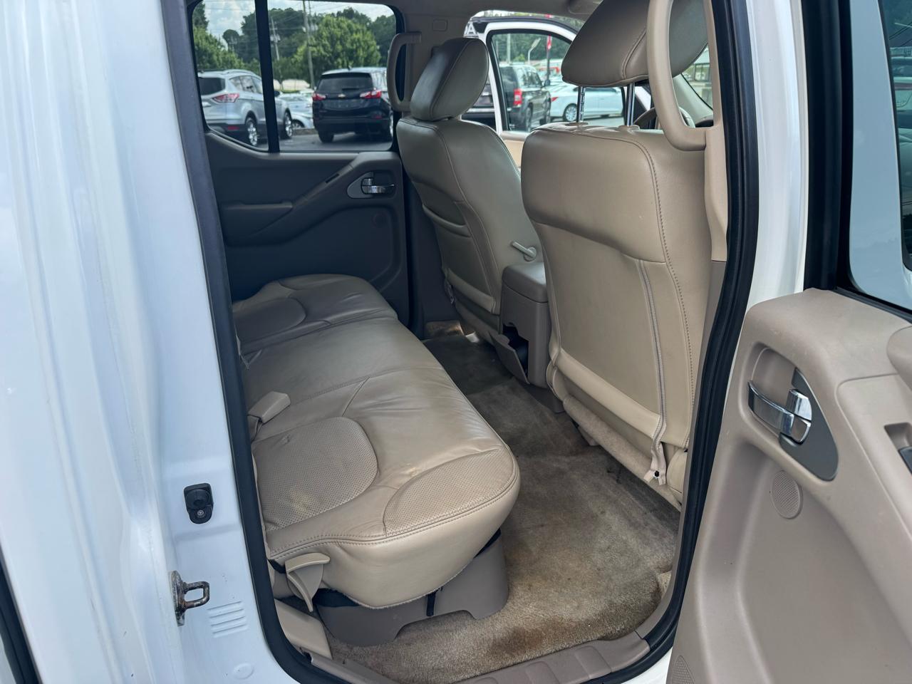 Nissan Frontier 4WD Crew Cab SWB Auto SL 2011