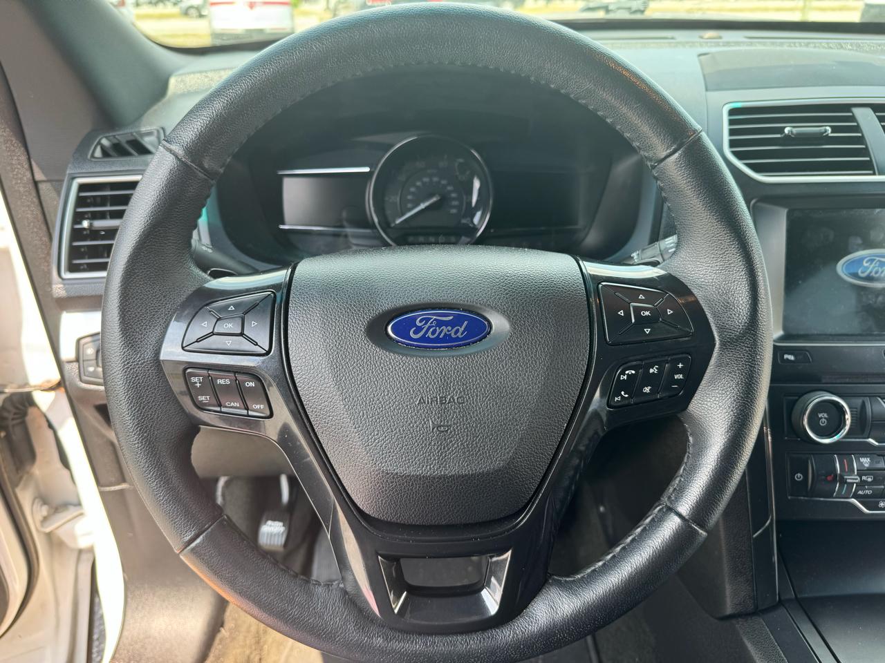 Ford Explorer XLT FWD 2017