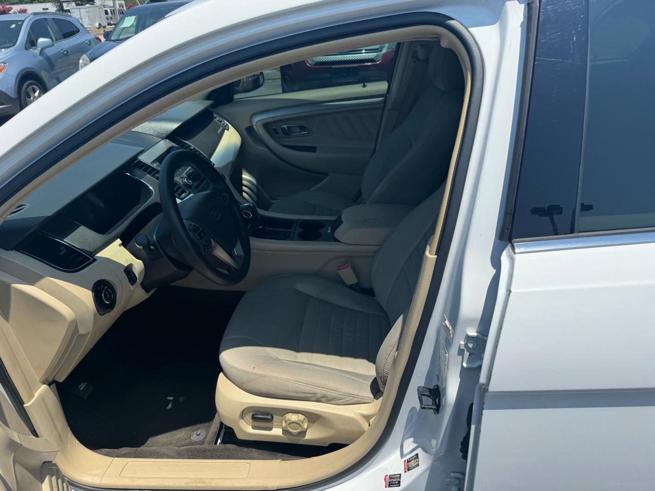 Ford Taurus SE FWD 2017
