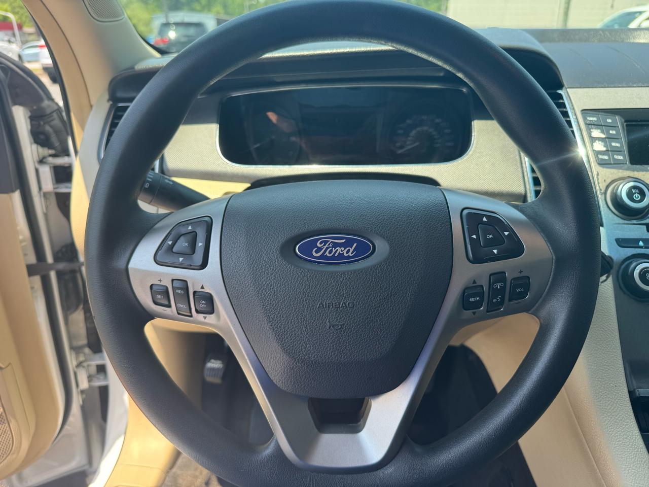 Ford Taurus SE FWD 2017