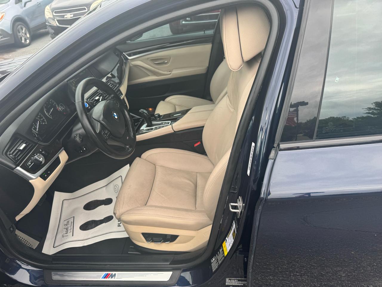 BMW 5 Series 4dr Sdn 535i xDrive AWD 2013