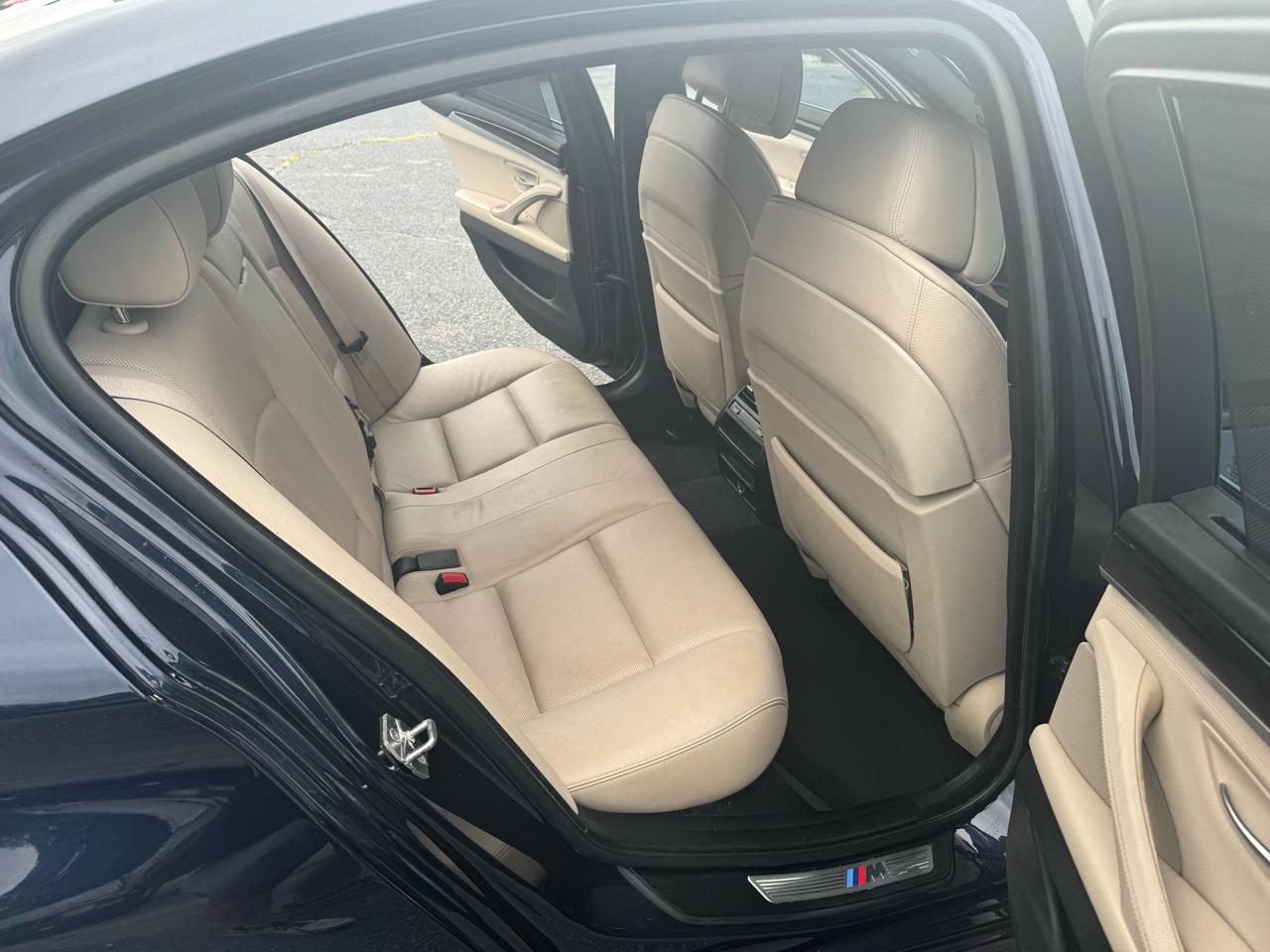 BMW 5 Series 4dr Sdn 535i xDrive AWD 2013