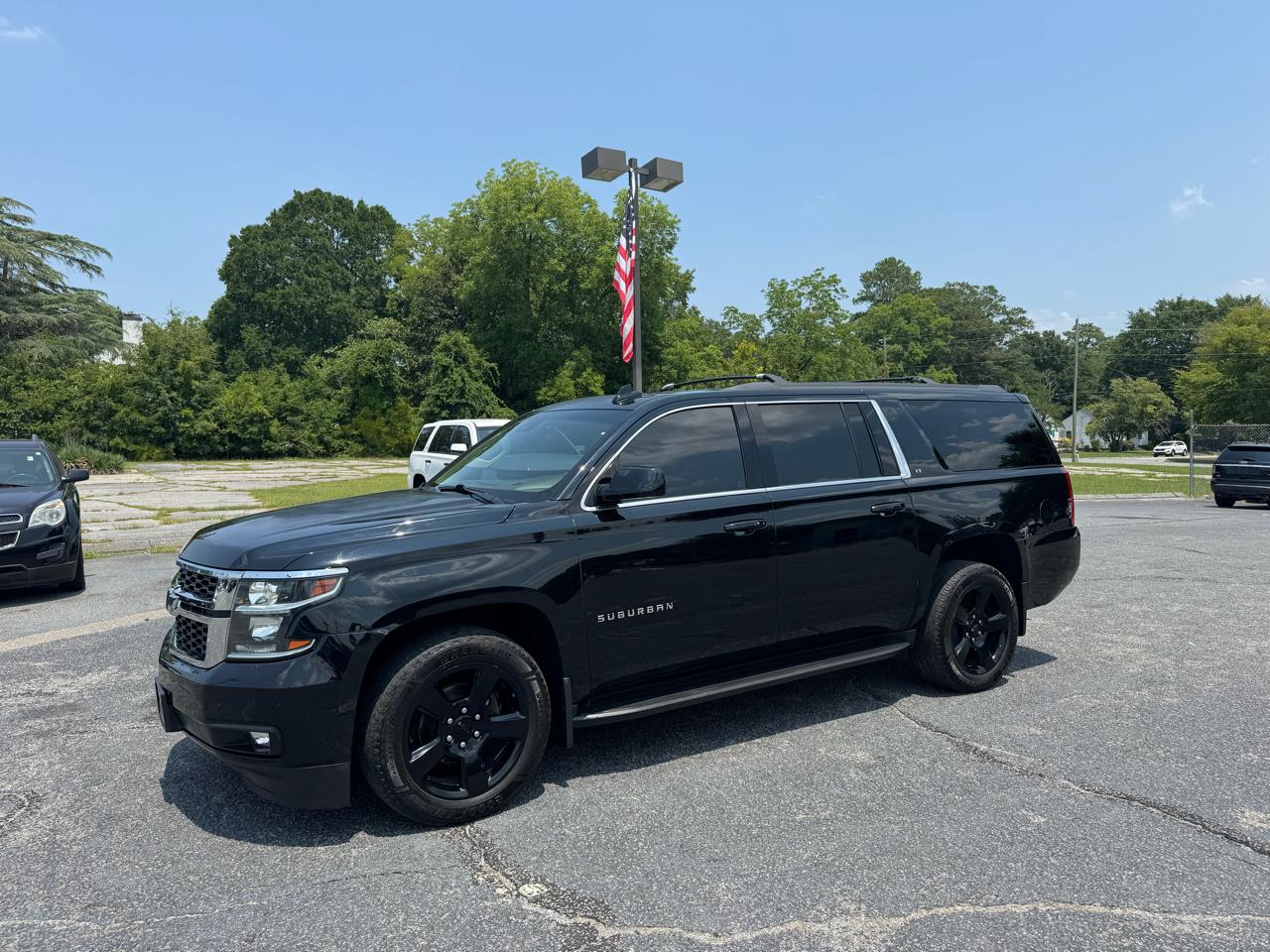 Chevrolet Suburban 4WD 4dr 1500 LT 2017