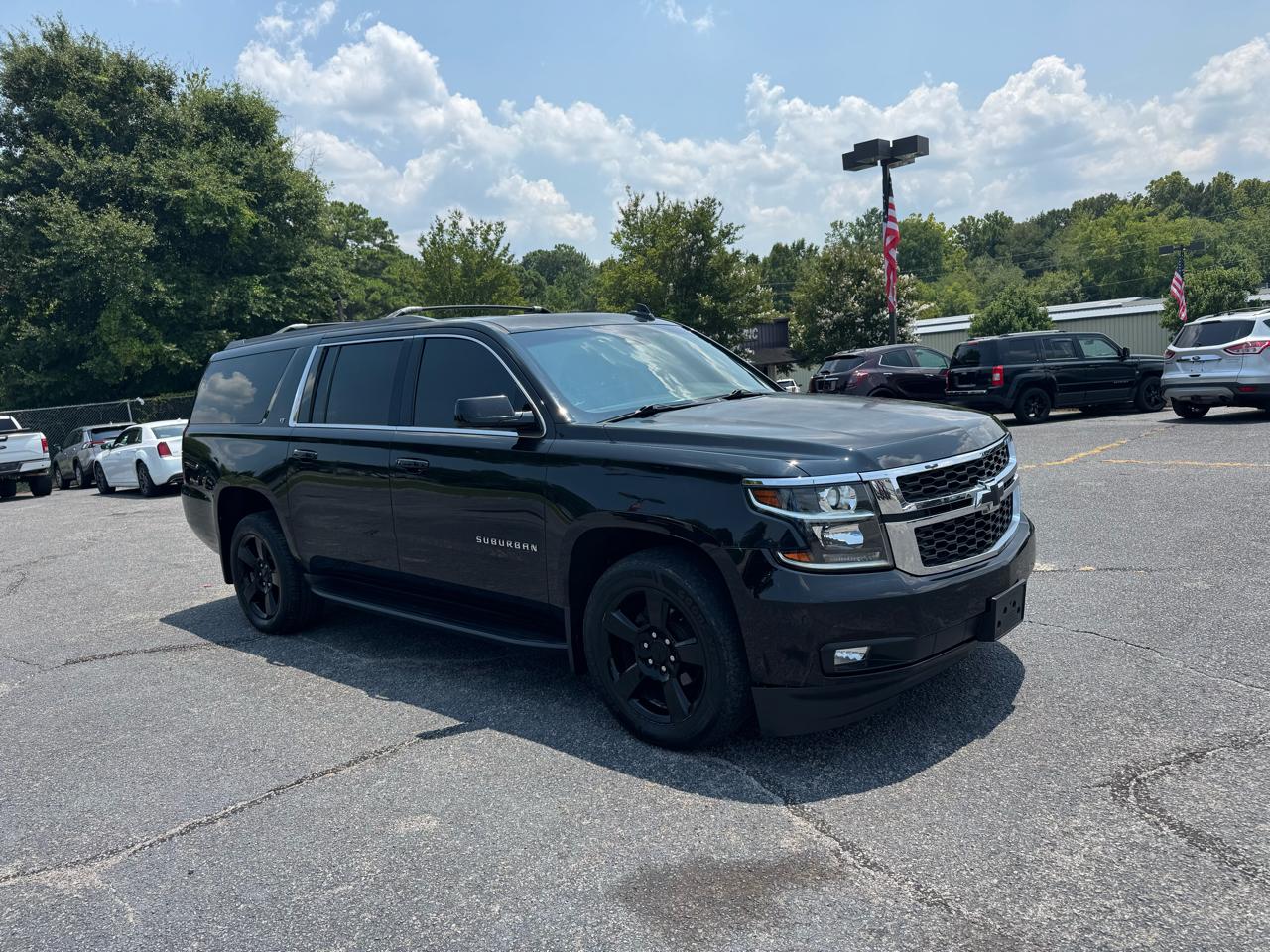 Chevrolet Suburban 4WD 4dr 1500 LT 2017