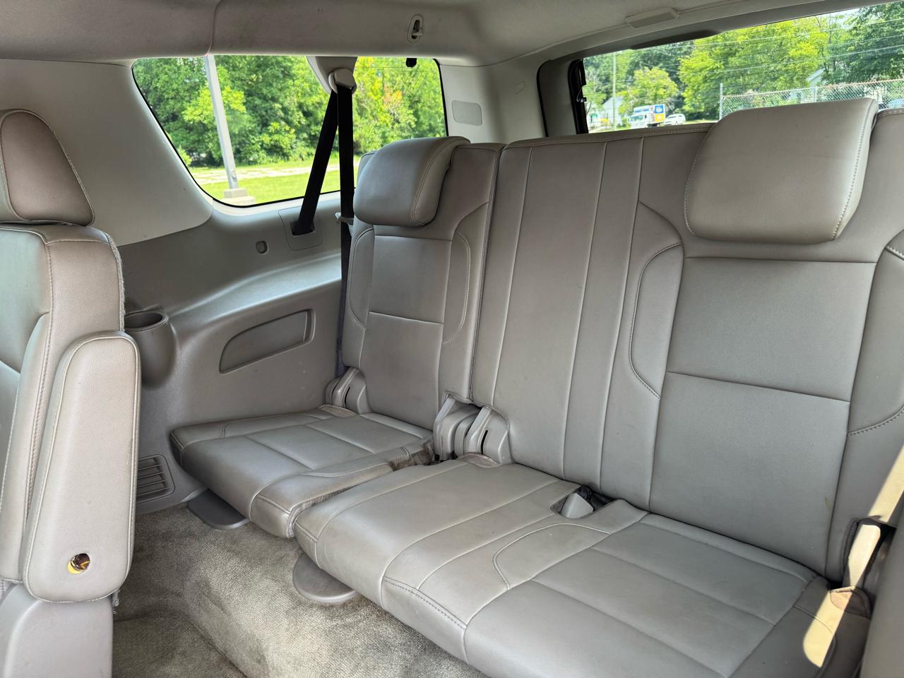Chevrolet Suburban 4WD 4dr 1500 LT 2017