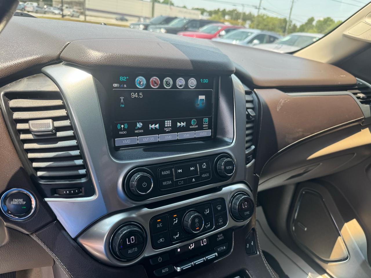 Chevrolet Suburban 4WD 4dr 1500 LT 2017