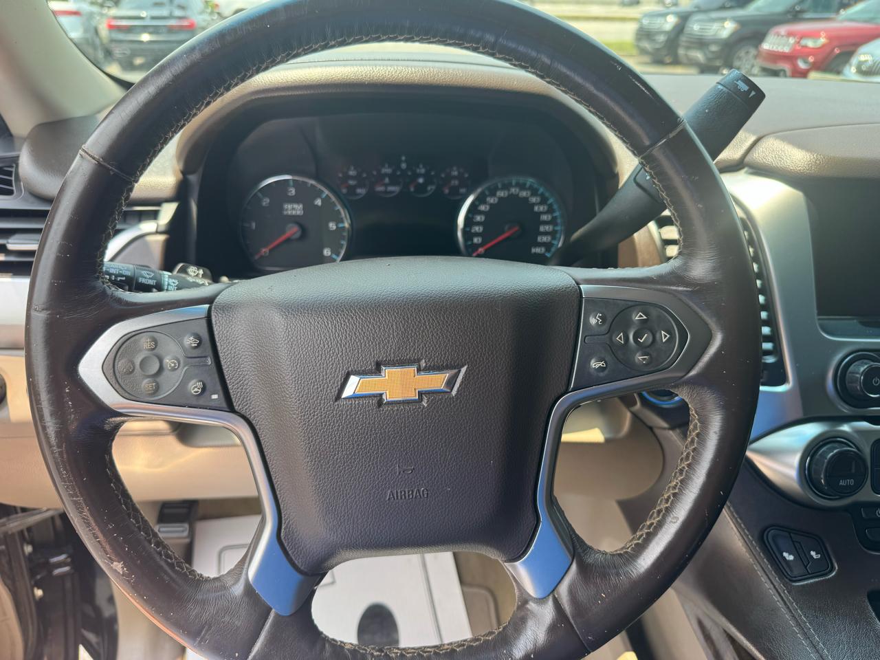 Chevrolet Suburban 4WD 4dr 1500 LT 2017