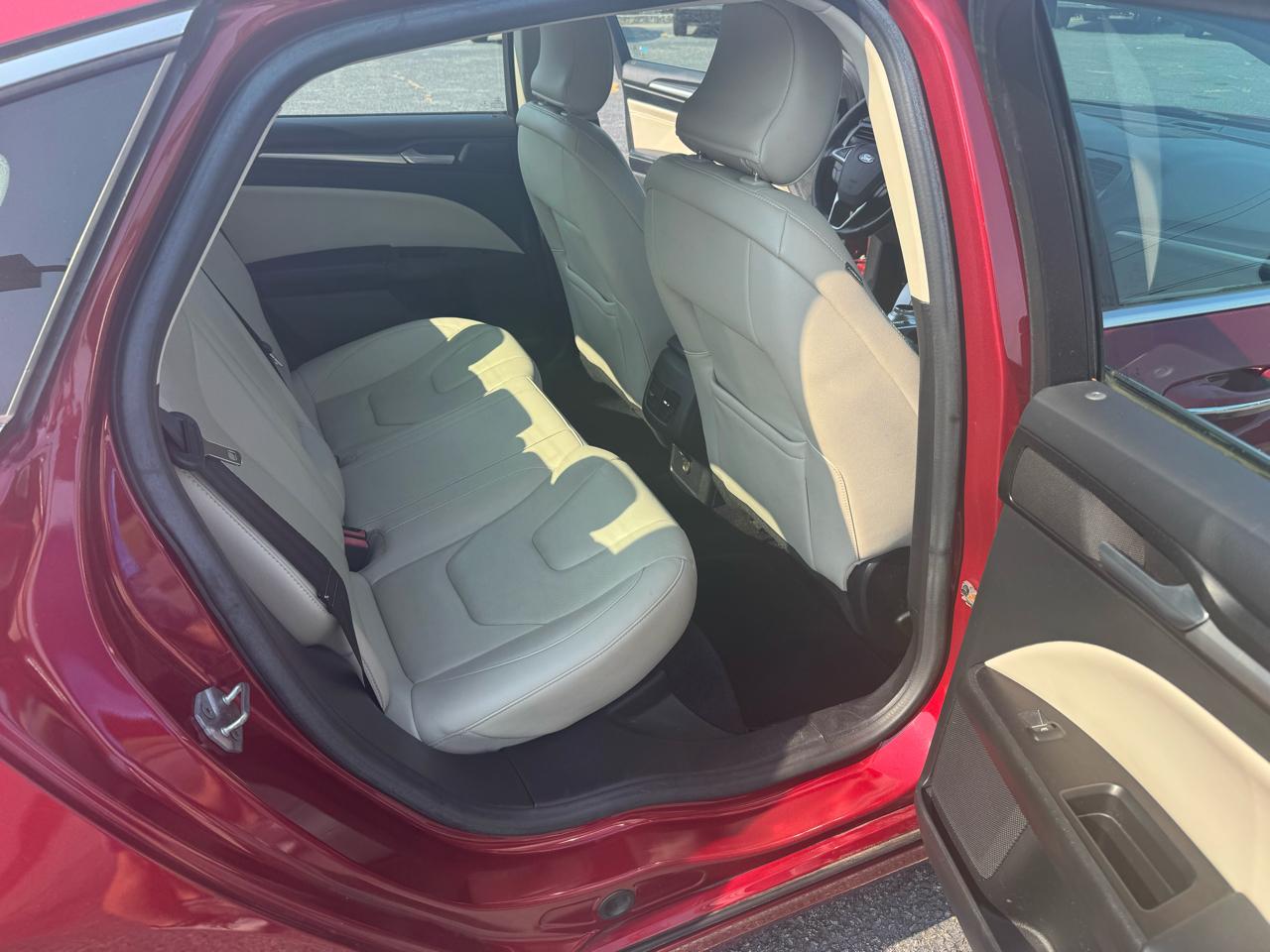Ford Fusion Titanium FWD 2017