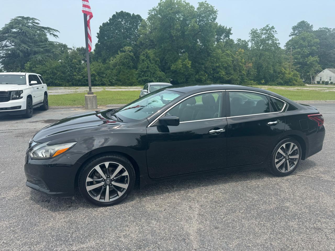 Nissan Altima 2.5 SR Sedan 2017