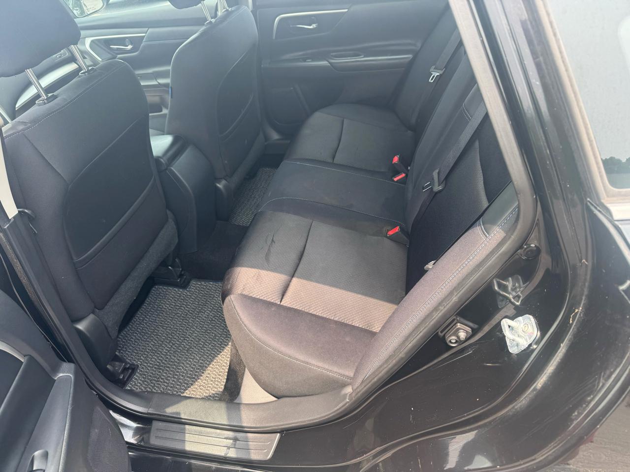 Nissan Altima 2.5 SR Sedan 2017