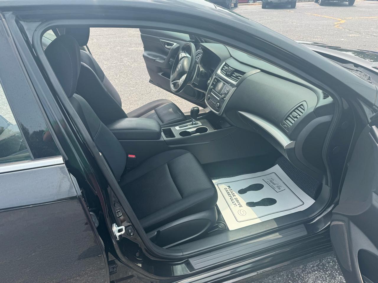 Nissan Altima 2.5 SR Sedan 2017