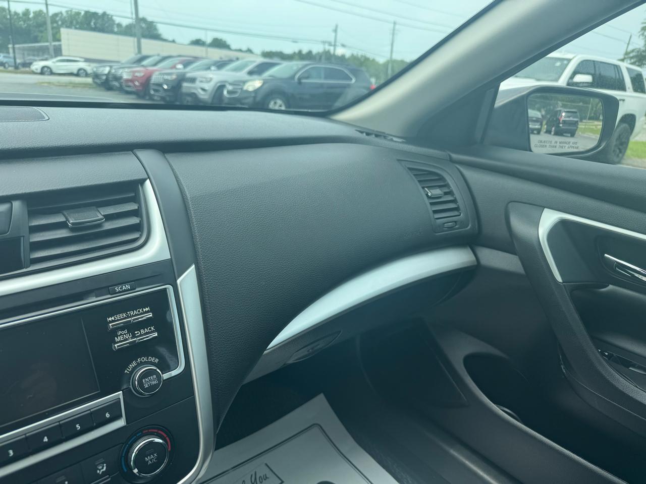 Nissan Altima 2.5 SR Sedan 2017