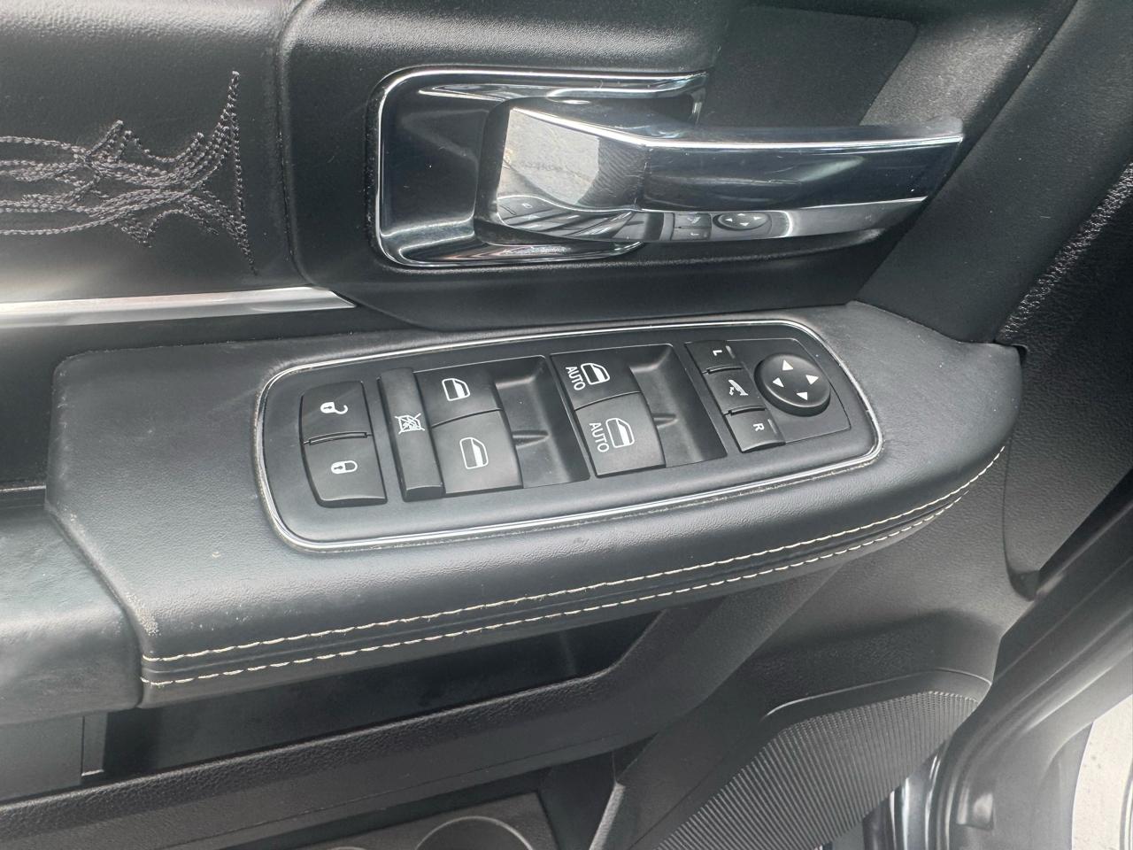 RAM 1500 Limited 4x4 Crew Cab 5'7" Box 2017