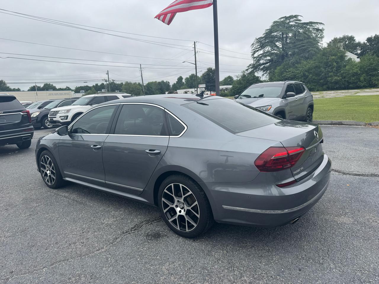 Volkswagen Passat 1.8T SEL Premium Auto 2017