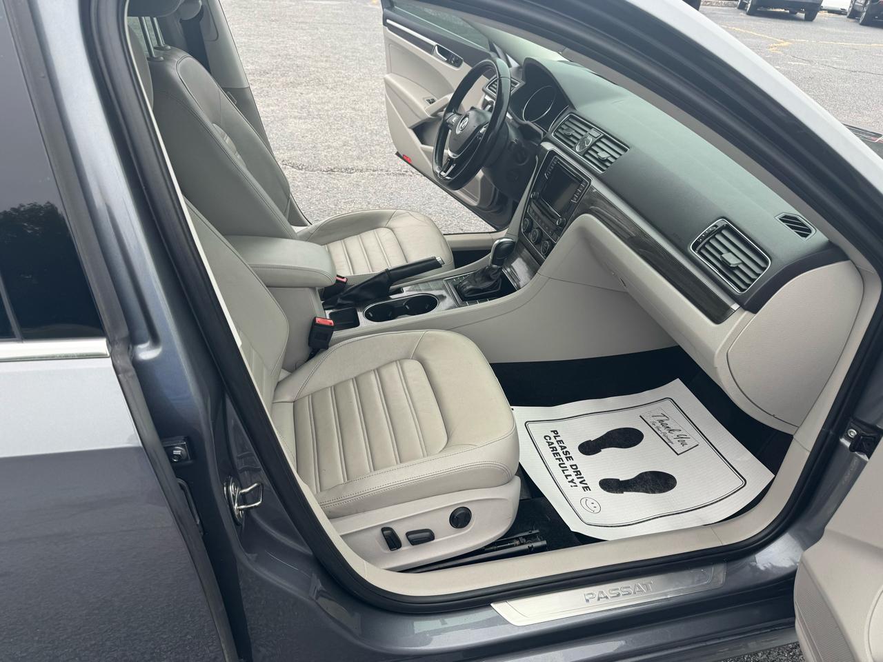Volkswagen Passat 1.8T SEL Premium Auto 2017
