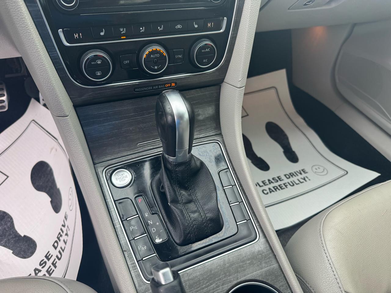 Volkswagen Passat 1.8T SEL Premium Auto 2017