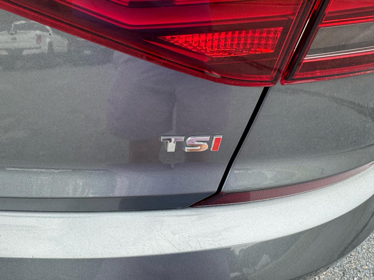 Volkswagen Passat 1.8T SEL Premium Auto 2017