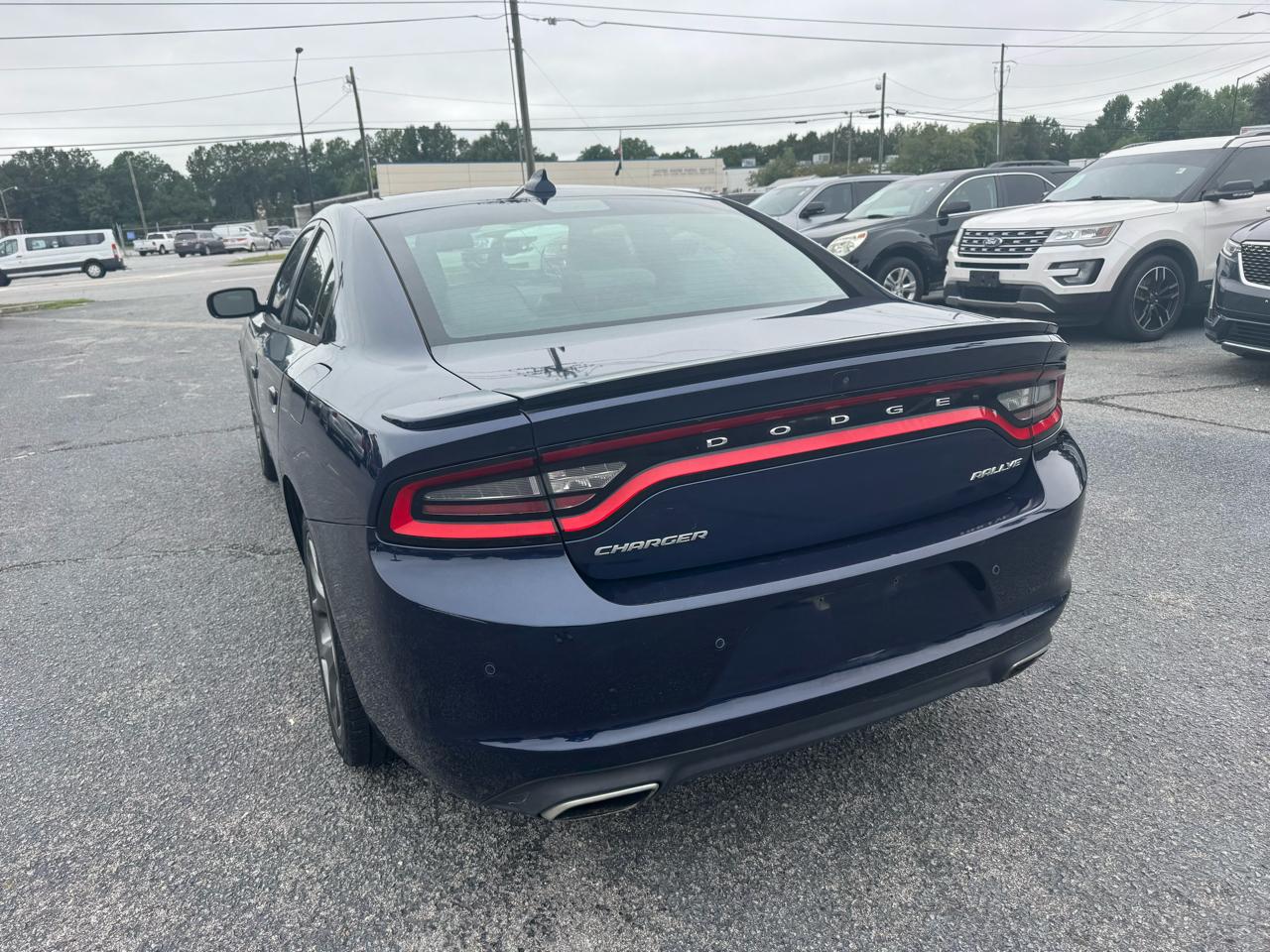Dodge Charger 4dr Sdn SXT RWD 2015