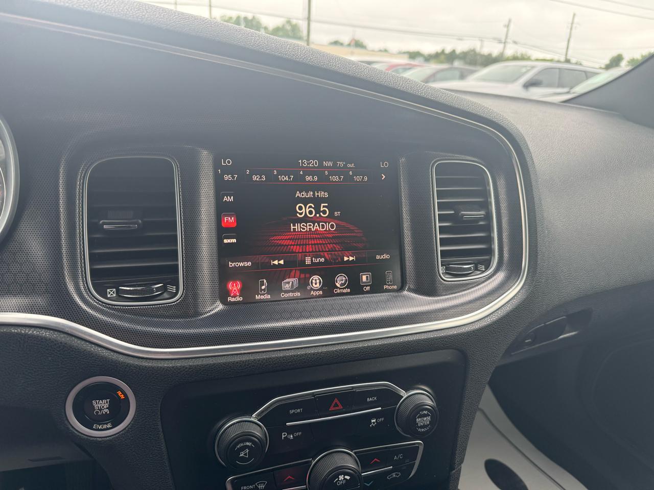 Dodge Charger 4dr Sdn SXT RWD 2015
