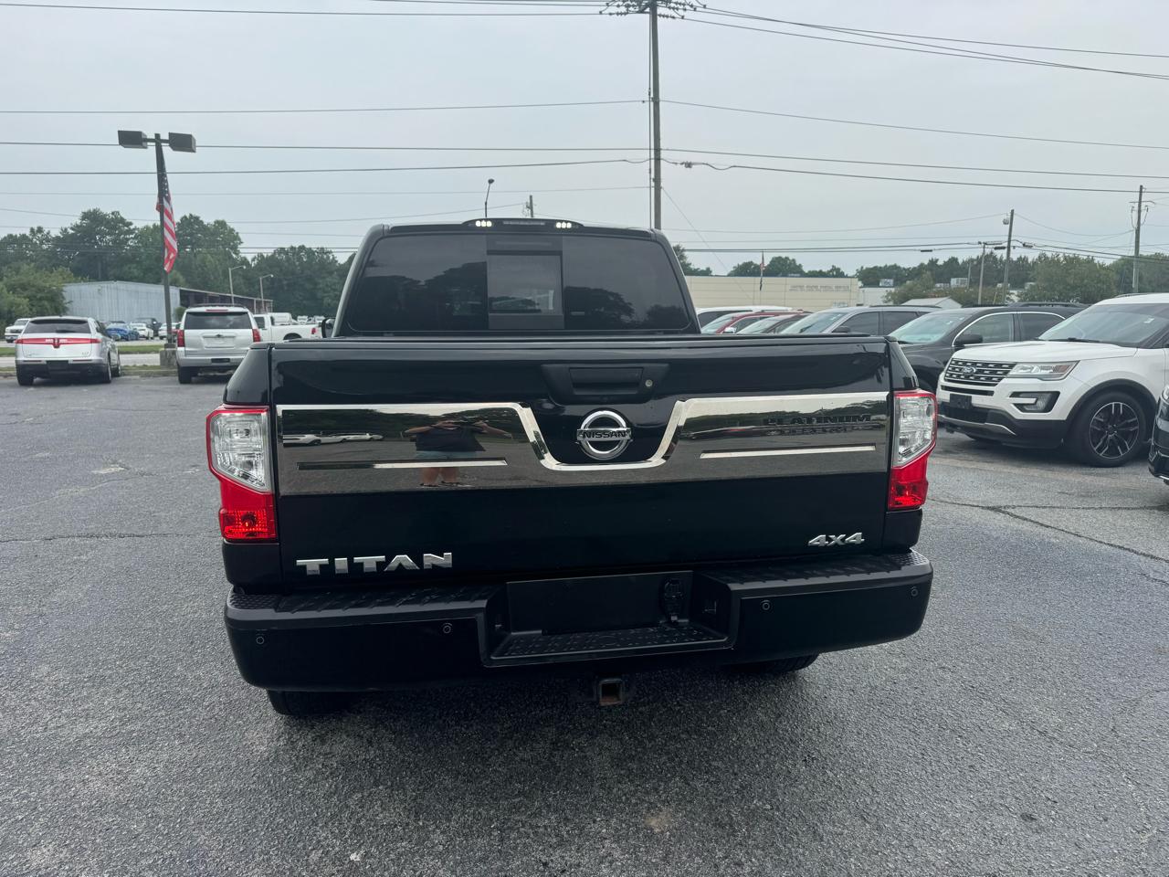 Nissan Titan 4x4 Crew Cab Platinum Reserve 2017