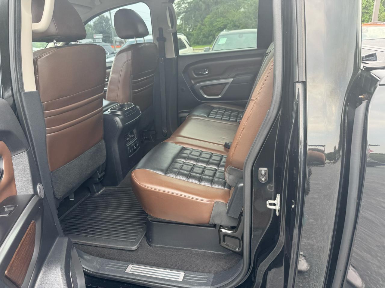 Nissan Titan 4x4 Crew Cab Platinum Reserve 2017