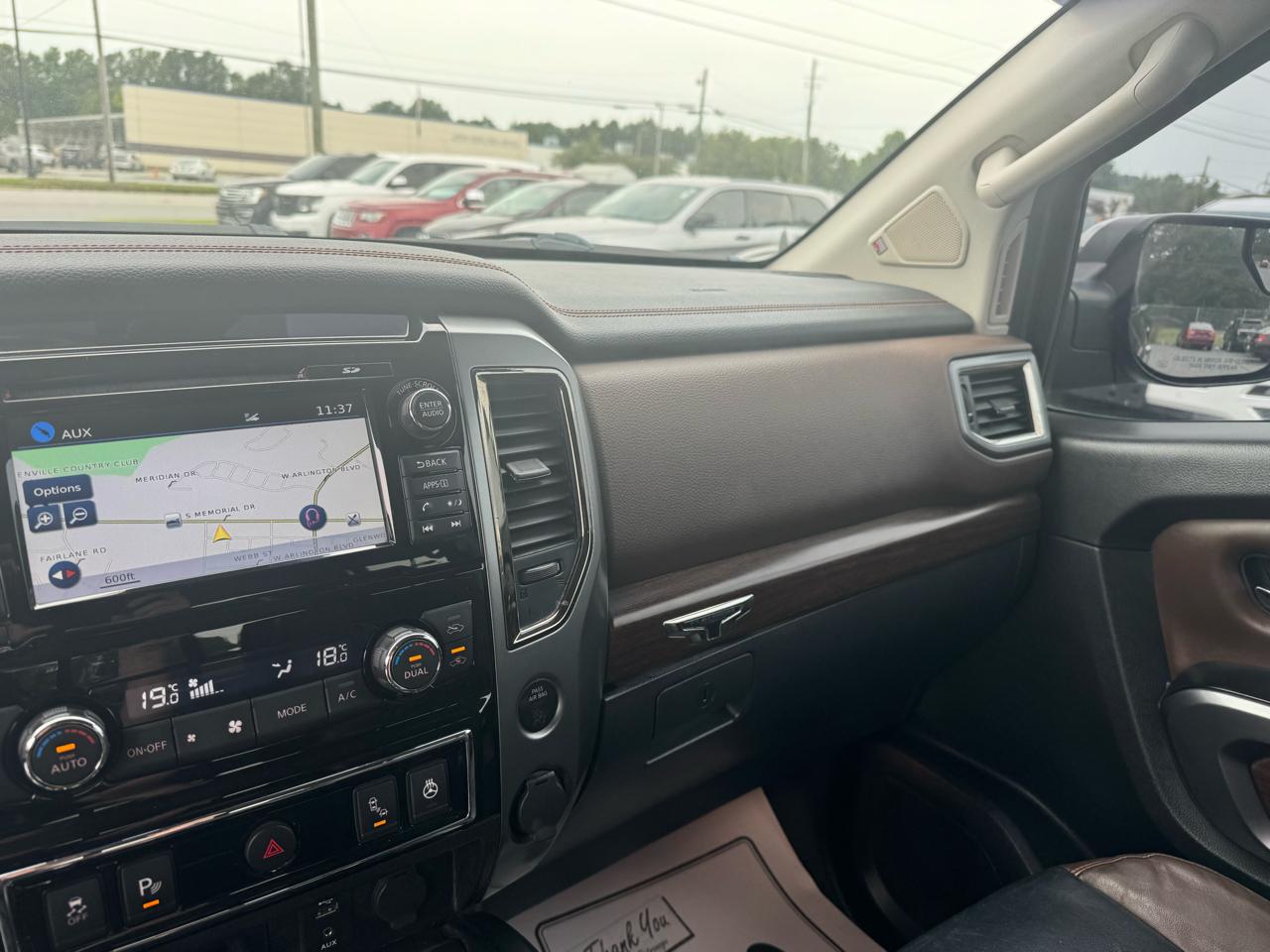 Nissan Titan 4x4 Crew Cab Platinum Reserve 2017