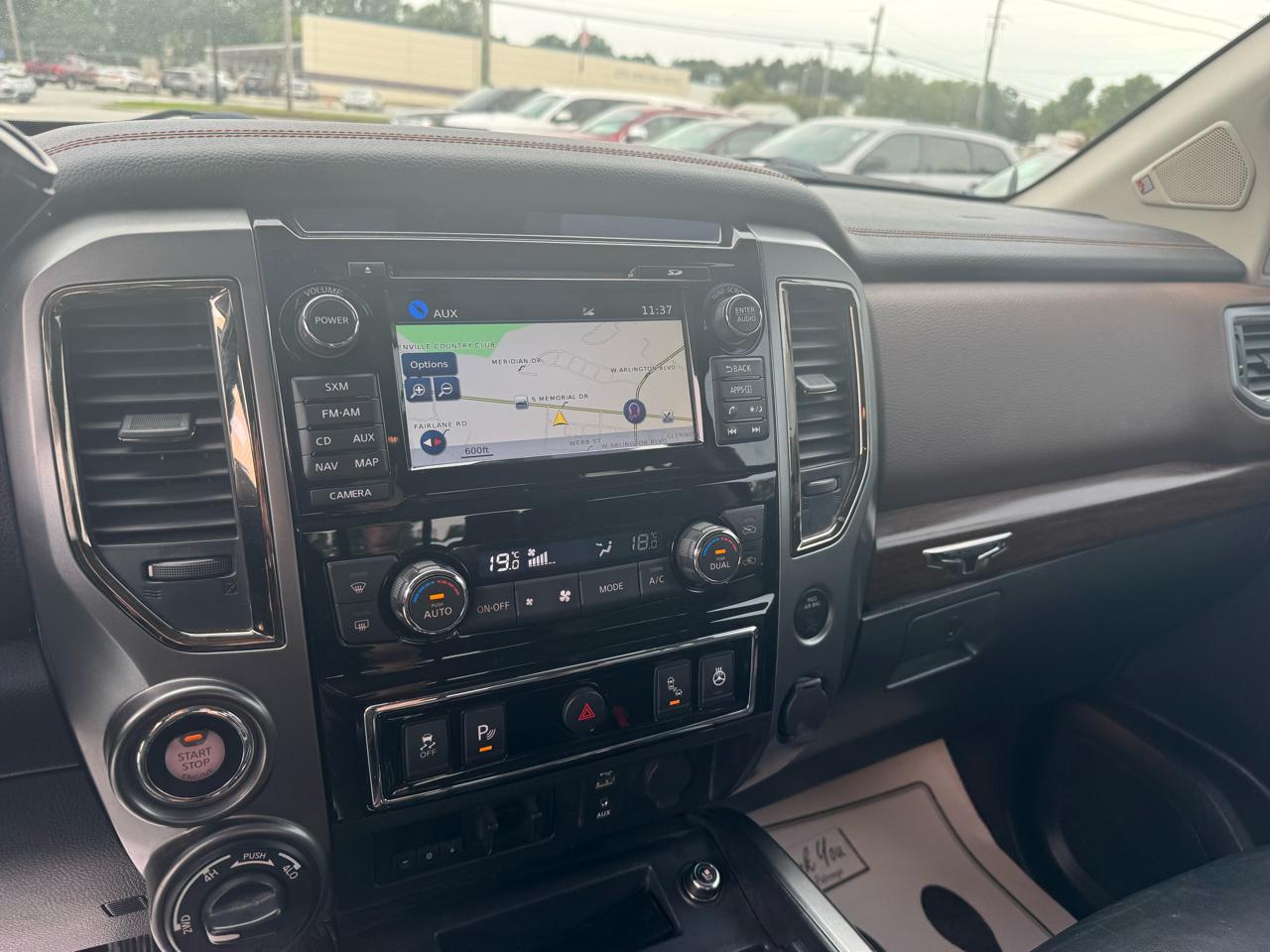 Nissan Titan 4x4 Crew Cab Platinum Reserve 2017