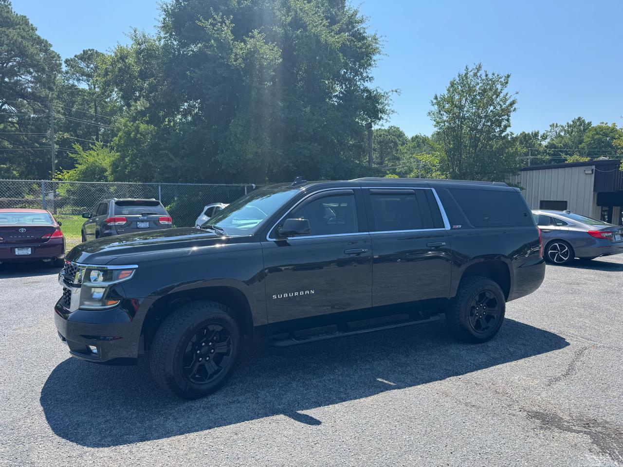 Chevrolet Suburban 4WD 4dr LT 2020