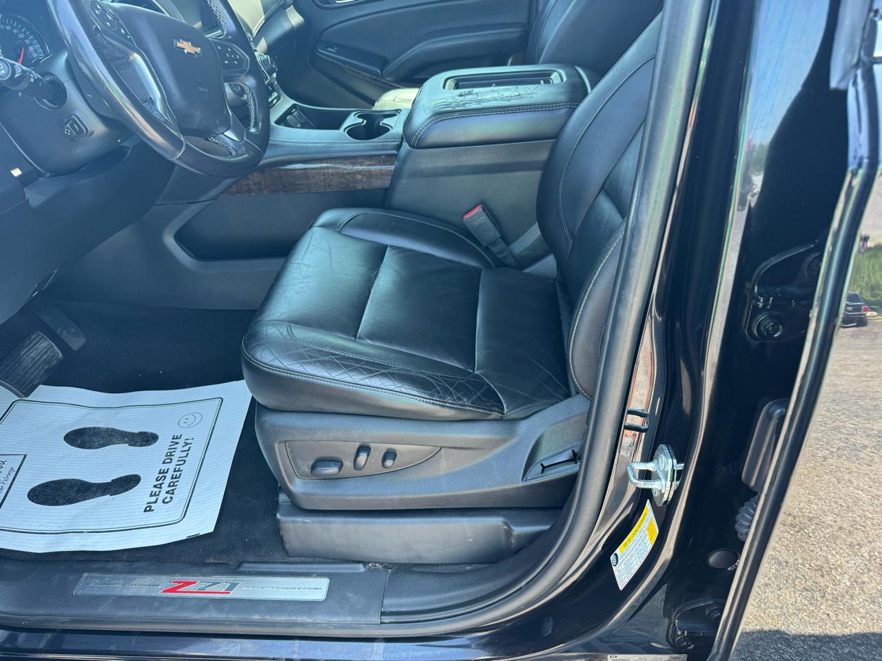 Chevrolet Suburban 4WD 4dr LT 2020