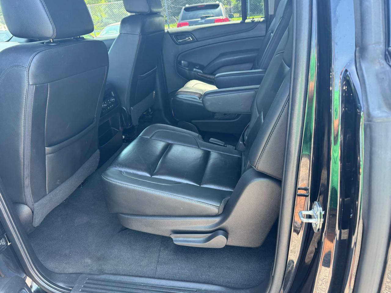 Chevrolet Suburban 4WD 4dr LT 2020