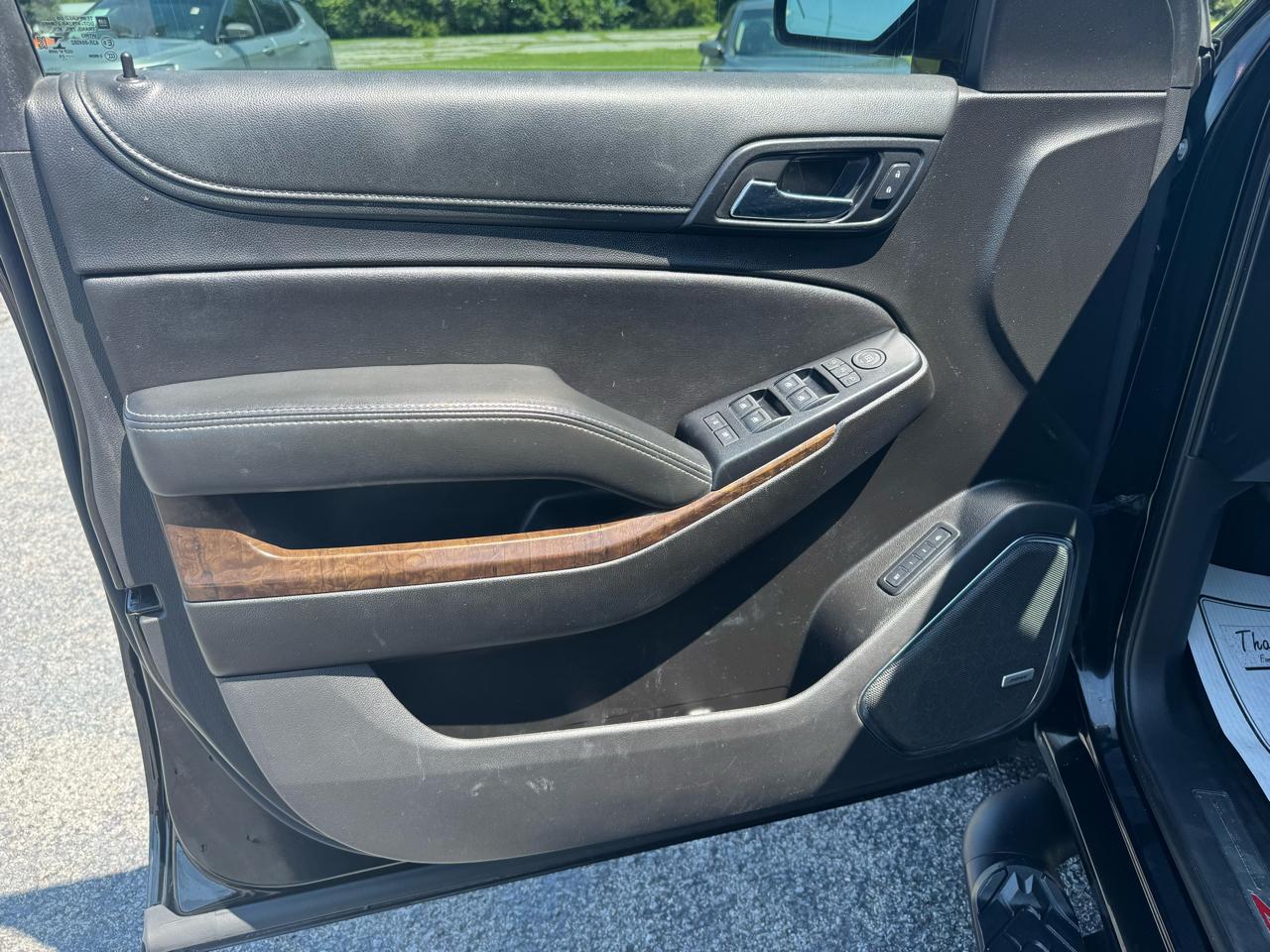 Chevrolet Suburban 4WD 4dr LT 2020