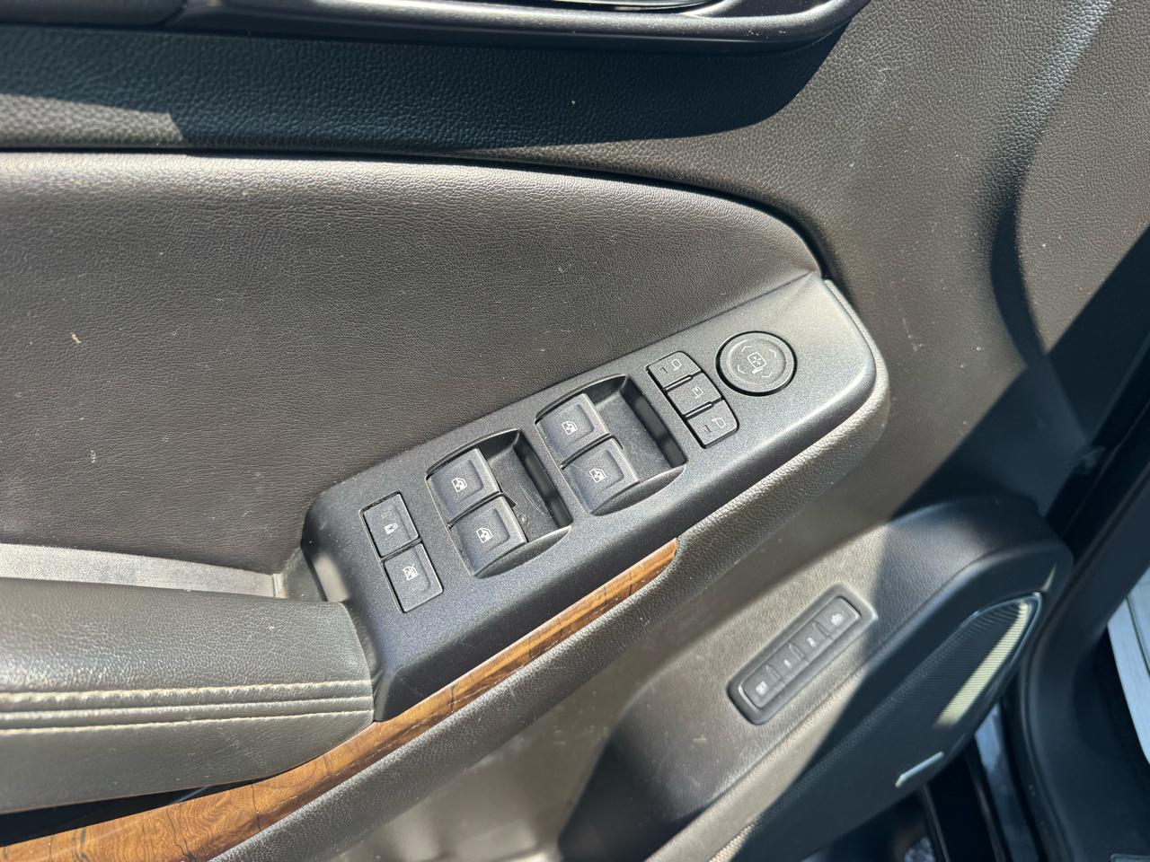 Chevrolet Suburban 4WD 4dr LT 2020