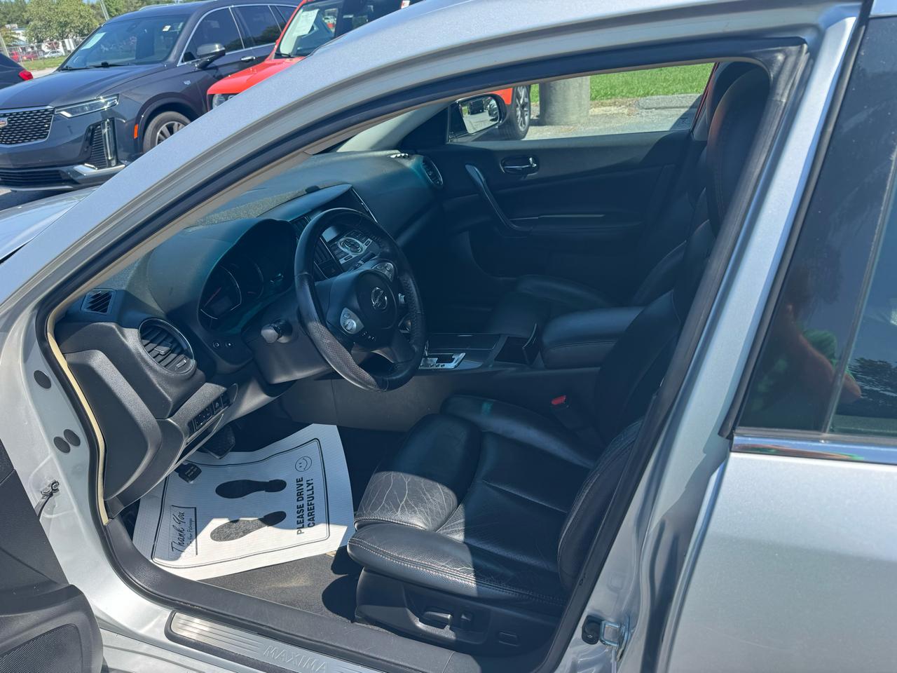 Nissan Maxima 4dr Sdn V6 CVT 3.5 SV 2012