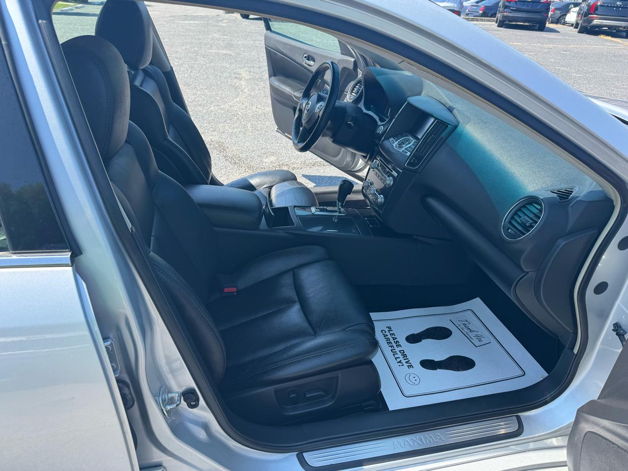 Nissan Maxima 4dr Sdn V6 CVT 3.5 SV 2012
