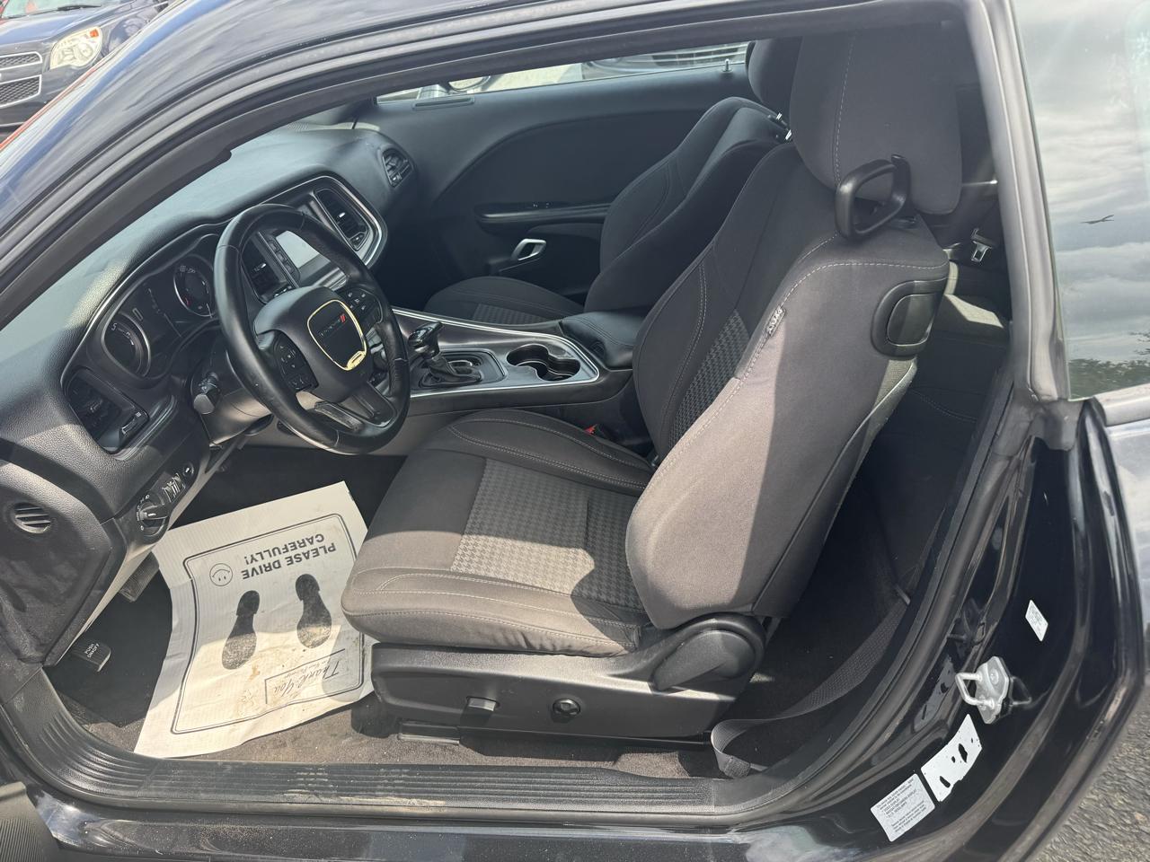 Dodge Challenger 2dr Cpe SXT 2016
